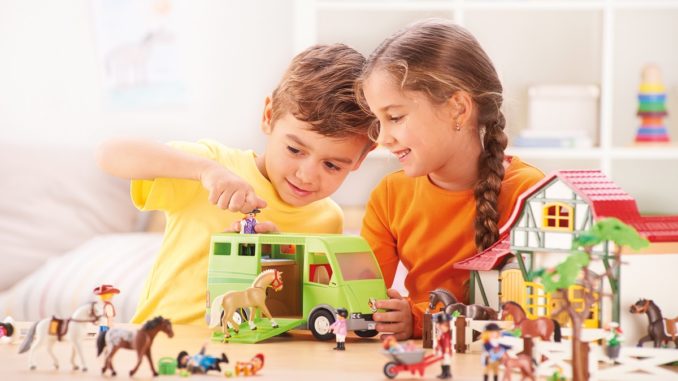 PLAYMOBIL_Spielbilder_Reiterhof_NH_2017_1