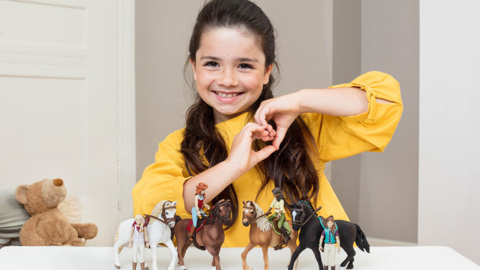 Horse-Club_girl with-horses