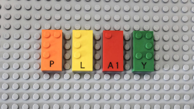 LEGO-Braille-Steine_Play
