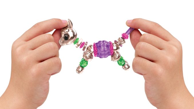Twisty Pertz_LuluLlama_Llama_Pulling_Bracelet (Spin Master)